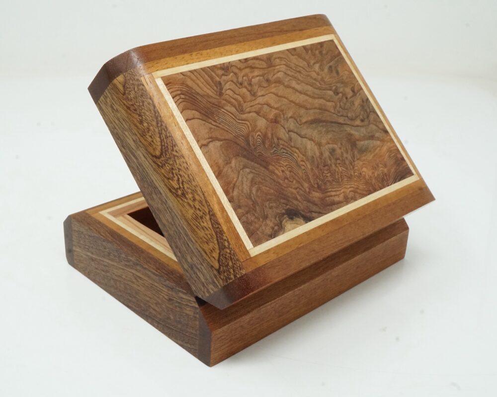 Redwood Burl Top with Sapele Sides